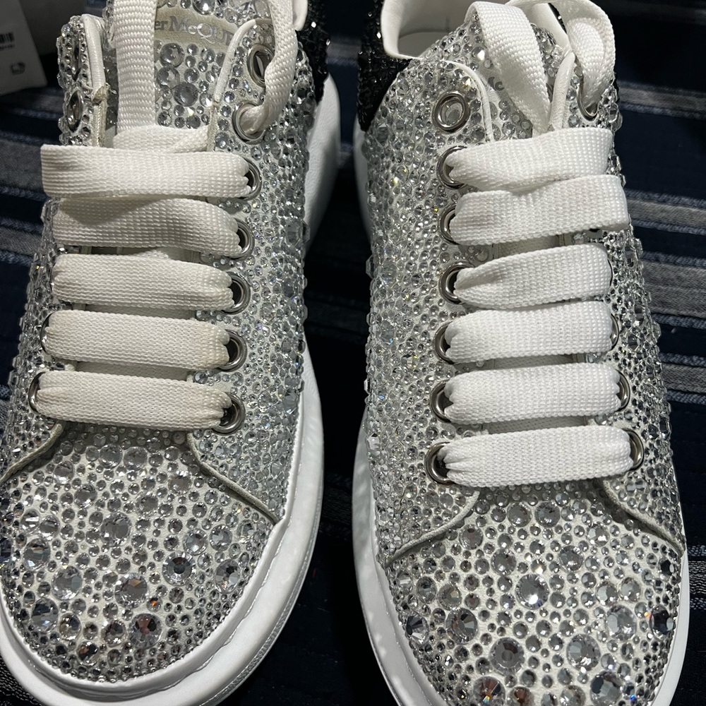 Authentic alexander mcqueen